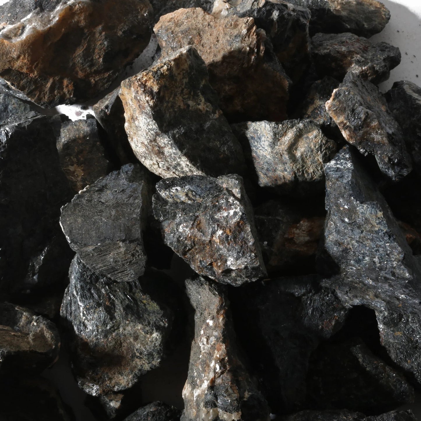 Black Tourmiline: Rough