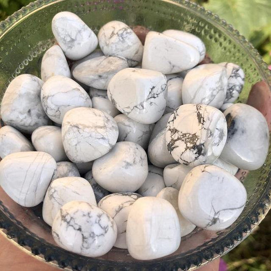 Howlite: Tumbled